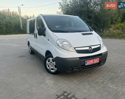 Белый Опель Виваро, объемом двигателя 2 л и пробегом 133 тыс. км за 12222 $, фото 3 на Automoto.ua