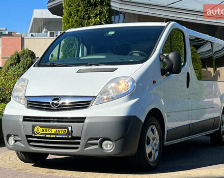 Белый Опель Виваро, объемом двигателя 2 л и пробегом 225 тыс. км за 13999 $, фото 2 на Automoto.ua