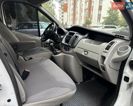 Белый Опель Виваро, объемом двигателя 2 л и пробегом 321 тыс. км за 9900 $, фото 17 на Automoto.ua