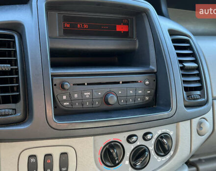 Белый Опель Виваро, объемом двигателя 2 л и пробегом 225 тыс. км за 13999 $, фото 13 на Automoto.ua