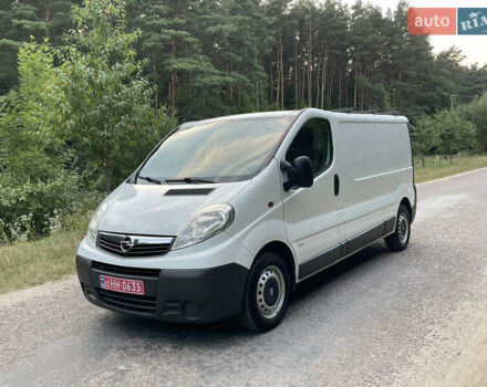 Белый Опель Виваро, объемом двигателя 2 л и пробегом 210 тыс. км за 12200 $, фото 13 на Automoto.ua