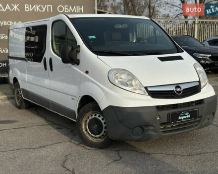 Білий Опель Віваро, об'ємом двигуна 2 л та пробігом 390 тис. км за 10999 $, фото 2 на Automoto.ua