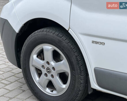 Белый Опель Виваро, объемом двигателя 2 л и пробегом 244 тыс. км за 13000 $, фото 16 на Automoto.ua