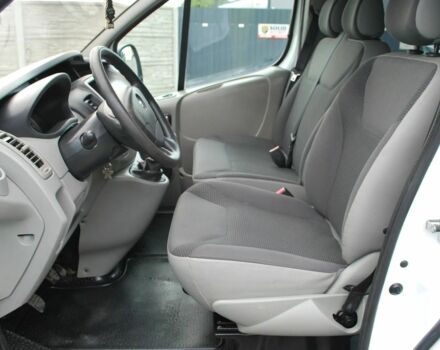 Белый Опель Виваро, объемом двигателя 2 л и пробегом 205 тыс. км за 8100 $, фото 14 на Automoto.ua