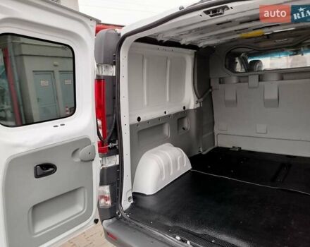 Белый Опель Виваро, объемом двигателя 2 л и пробегом 290 тыс. км за 13200 $, фото 25 на Automoto.ua