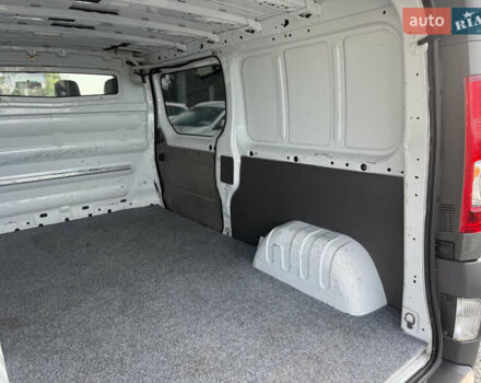 Белый Опель Виваро, объемом двигателя 2 л и пробегом 119 тыс. км за 14300 $, фото 18 на Automoto.ua