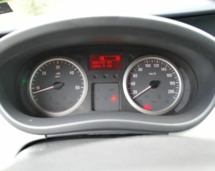 Белый Опель Виваро, объемом двигателя 2 л и пробегом 205 тыс. км за 8100 $, фото 22 на Automoto.ua