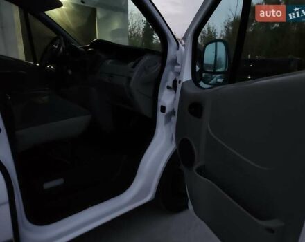 Опель Виваро 2013 в Дубно на Automoto.ua Белый Опель Виваро, объемом двигателя 2 л и пробегом 209 тыс. км за 13900 $, фото 10 на Automoto.ua