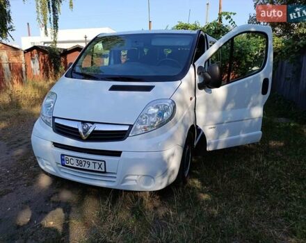 Белый Опель Виваро, объемом двигателя 2 л и пробегом 161 тыс. км за 13300 $, фото 1 на Automoto.ua