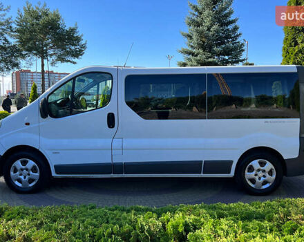 Белый Опель Виваро, объемом двигателя 2 л и пробегом 225 тыс. км за 13999 $, фото 3 на Automoto.ua