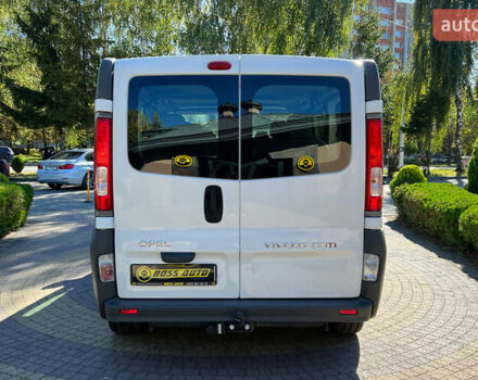 Белый Опель Виваро, объемом двигателя 2 л и пробегом 225 тыс. км за 13999 $, фото 5 на Automoto.ua