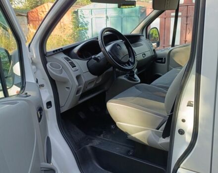 Белый Опель Виваро, объемом двигателя 2 л и пробегом 161 тыс. км за 13300 $, фото 2 на Automoto.ua