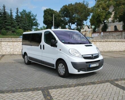 Белый Опель Виваро, объемом двигателя 2 л и пробегом 205 тыс. км за 8100 $, фото 4 на Automoto.ua