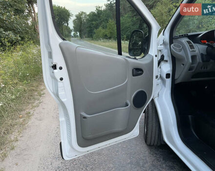 Белый Опель Виваро, объемом двигателя 2 л и пробегом 210 тыс. км за 12200 $, фото 91 на Automoto.ua