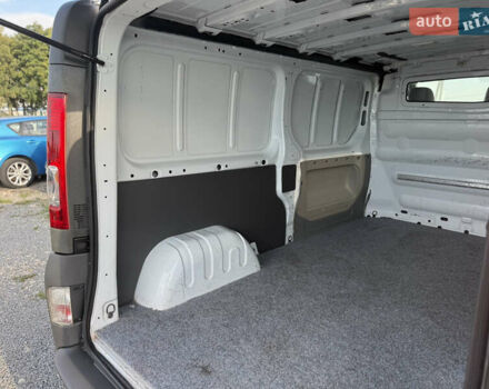 Белый Опель Виваро, объемом двигателя 2 л и пробегом 119 тыс. км за 14300 $, фото 17 на Automoto.ua