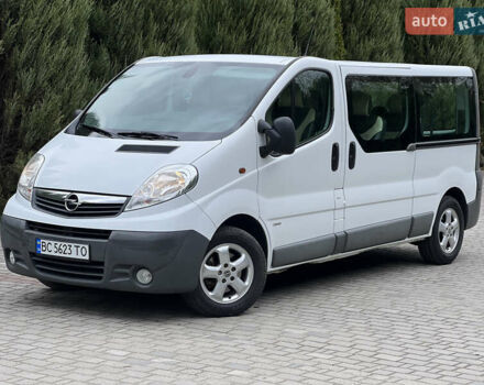 Белый Опель Виваро, объемом двигателя 2 л и пробегом 244 тыс. км за 13000 $, фото 5 на Automoto.ua