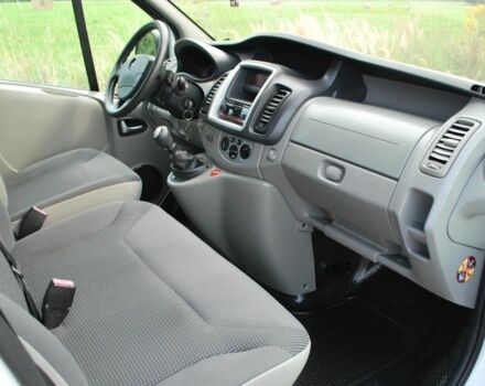 Белый Опель Виваро, объемом двигателя 2 л и пробегом 205 тыс. км за 8100 $, фото 15 на Automoto.ua