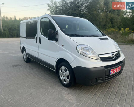 Белый Опель Виваро, объемом двигателя 2 л и пробегом 133 тыс. км за 12222 $, фото 5 на Automoto.ua