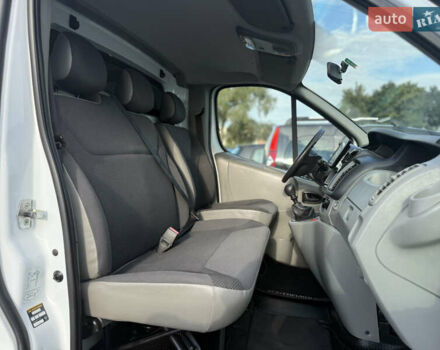 Белый Опель Виваро, объемом двигателя 2 л и пробегом 119 тыс. км за 14300 $, фото 21 на Automoto.ua