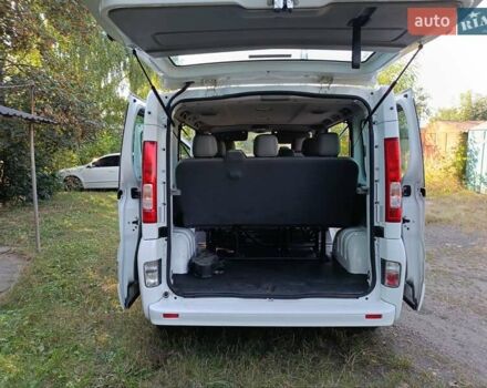 Белый Опель Виваро, объемом двигателя 2 л и пробегом 161 тыс. км за 13300 $, фото 4 на Automoto.ua