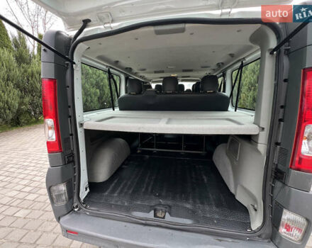 Белый Опель Виваро, объемом двигателя 2 л и пробегом 244 тыс. км за 13000 $, фото 44 на Automoto.ua