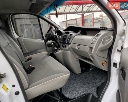 Белый Опель Виваро, объемом двигателя 2 л и пробегом 290 тыс. км за 13200 $, фото 13 на Automoto.ua