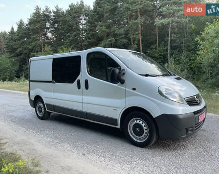 Белый Опель Виваро, объемом двигателя 2 л и пробегом 210 тыс. км за 12200 $, фото 23 на Automoto.ua