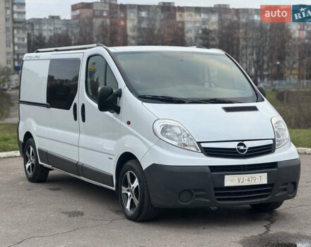 Белый Опель Виваро, объемом двигателя 2 л и пробегом 187 тыс. км за 15333 $, фото 5 на Automoto.ua