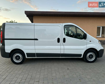 Белый Опель Виваро, объемом двигателя 2 л и пробегом 161 тыс. км за 13900 $, фото 9 на Automoto.ua