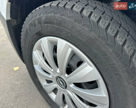 Білий Опель Віваро, об'ємом двигуна 2 л та пробігом 261 тис. км за 14700 $, фото 21 на Automoto.ua