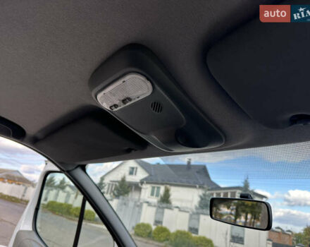 Білий Опель Віваро, об'ємом двигуна 2 л та пробігом 261 тис. км за 14700 $, фото 56 на Automoto.ua