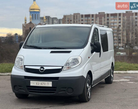 Белый Опель Виваро, объемом двигателя 2 л и пробегом 187 тыс. км за 15333 $, фото 1 на Automoto.ua
