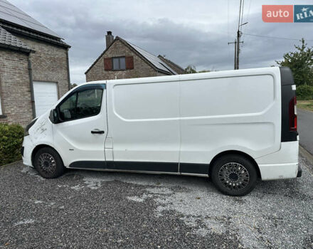 Белый Опель Виваро, объемом двигателя 1.6 л и пробегом 410 тыс. км за 8995 $, фото 2 на Automoto.ua