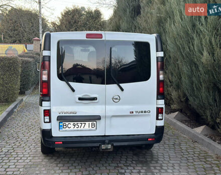 Белый Опель Виваро, объемом двигателя 1.6 л и пробегом 215 тыс. км за 17450 $, фото 4 на Automoto.ua