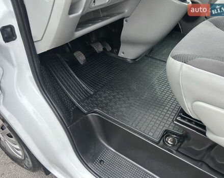 Белый Опель Виваро, объемом двигателя 2 л и пробегом 198 тыс. км за 15399 $, фото 39 на Automoto.ua