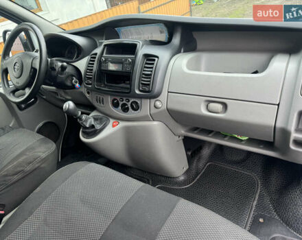 Белый Опель Виваро, объемом двигателя 2 л и пробегом 202 тыс. км за 10500 $, фото 12 на Automoto.ua