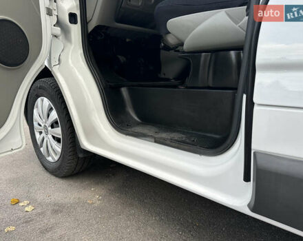 Білий Опель Віваро, об'ємом двигуна 2 л та пробігом 261 тис. км за 14700 $, фото 30 на Automoto.ua