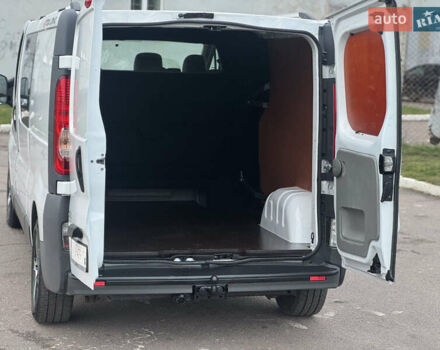 Белый Опель Виваро, объемом двигателя 2 л и пробегом 187 тыс. км за 15333 $, фото 14 на Automoto.ua