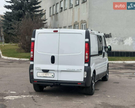Белый Опель Виваро, объемом двигателя 2 л и пробегом 187 тыс. км за 15333 $, фото 10 на Automoto.ua
