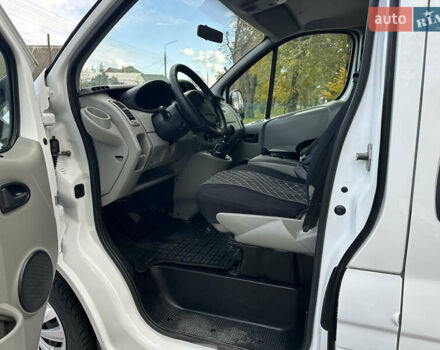 Білий Опель Віваро, об'ємом двигуна 2 л та пробігом 261 тис. км за 14700 $, фото 29 на Automoto.ua