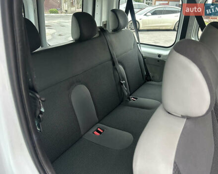 Белый Опель Виваро, объемом двигателя 2 л и пробегом 198 тыс. км за 15399 $, фото 56 на Automoto.ua