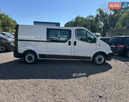 Опель Віваро 2014 у Рівному на Automoto.ua Білий Опель Віваро, об'ємом двигуна 2 л та пробігом 210 тис. км за 13950 $, фото 9 на Automoto.ua