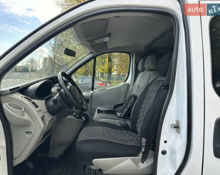 Білий Опель Віваро, об'ємом двигуна 2 л та пробігом 261 тис. км за 14700 $, фото 33 на Automoto.ua