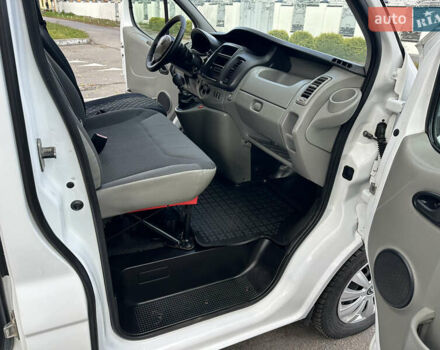 Білий Опель Віваро, об'ємом двигуна 2 л та пробігом 261 тис. км за 14700 $, фото 52 на Automoto.ua