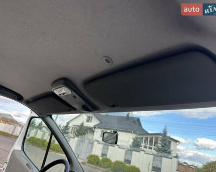 Білий Опель Віваро, об'ємом двигуна 2 л та пробігом 261 тис. км за 14700 $, фото 57 на Automoto.ua