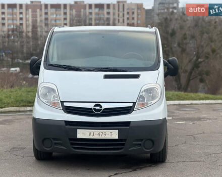 Белый Опель Виваро, объемом двигателя 2 л и пробегом 187 тыс. км за 15333 $, фото 2 на Automoto.ua