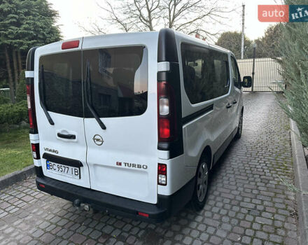 Белый Опель Виваро, объемом двигателя 1.6 л и пробегом 215 тыс. км за 17450 $, фото 3 на Automoto.ua