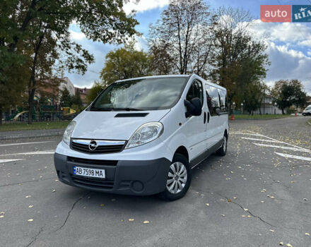 Білий Опель Віваро, об'ємом двигуна 2 л та пробігом 261 тис. км за 14700 $, фото 1 на Automoto.ua