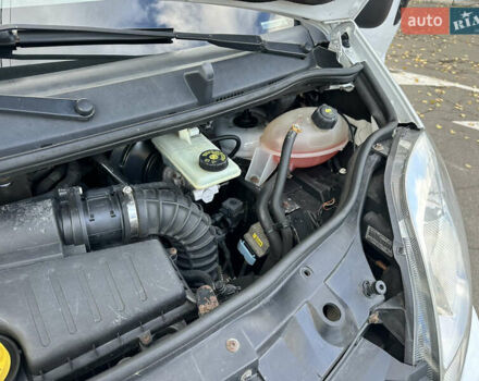 Білий Опель Віваро, об'ємом двигуна 2 л та пробігом 261 тис. км за 14700 $, фото 59 на Automoto.ua