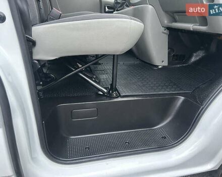 Белый Опель Виваро, объемом двигателя 2 л и пробегом 198 тыс. км за 15399 $, фото 49 на Automoto.ua